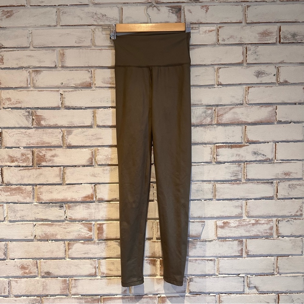 Aerie chill play move olive army green sheen leggings size XS